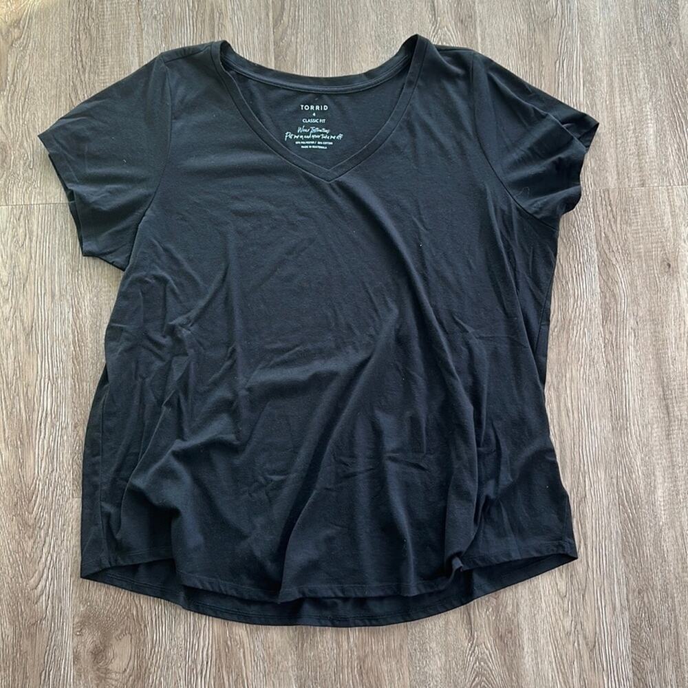 Torrid Girlfriend Signature Jersey V-Neck T-Shirt Black Size‎ 4X